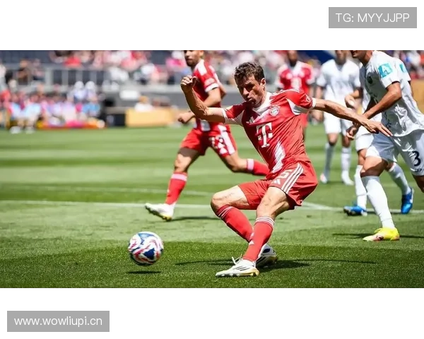 拜仁慕尼黑边路进攻依然犀利，但过度依赖突破是否影响战术多样性？